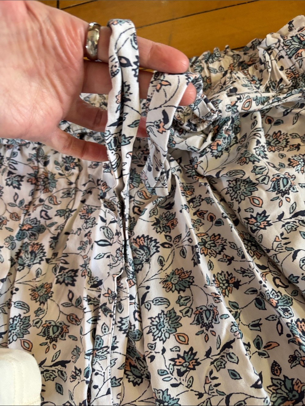 A EUC art class White Floral-Print Drawstring wide leg boho pants - Picture 3 of 8